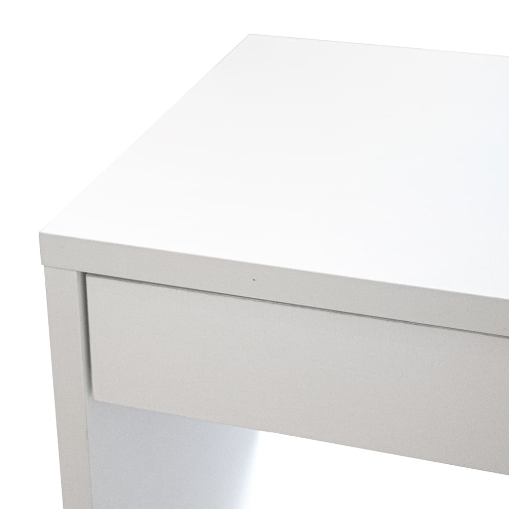 VOX/100,โต๊ะทำงาน -5